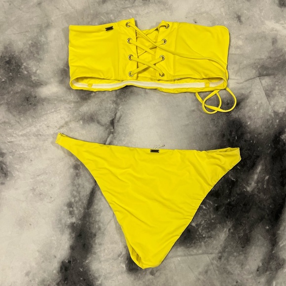 NWOT O’Neill swimsuit - Picture 3 of 4